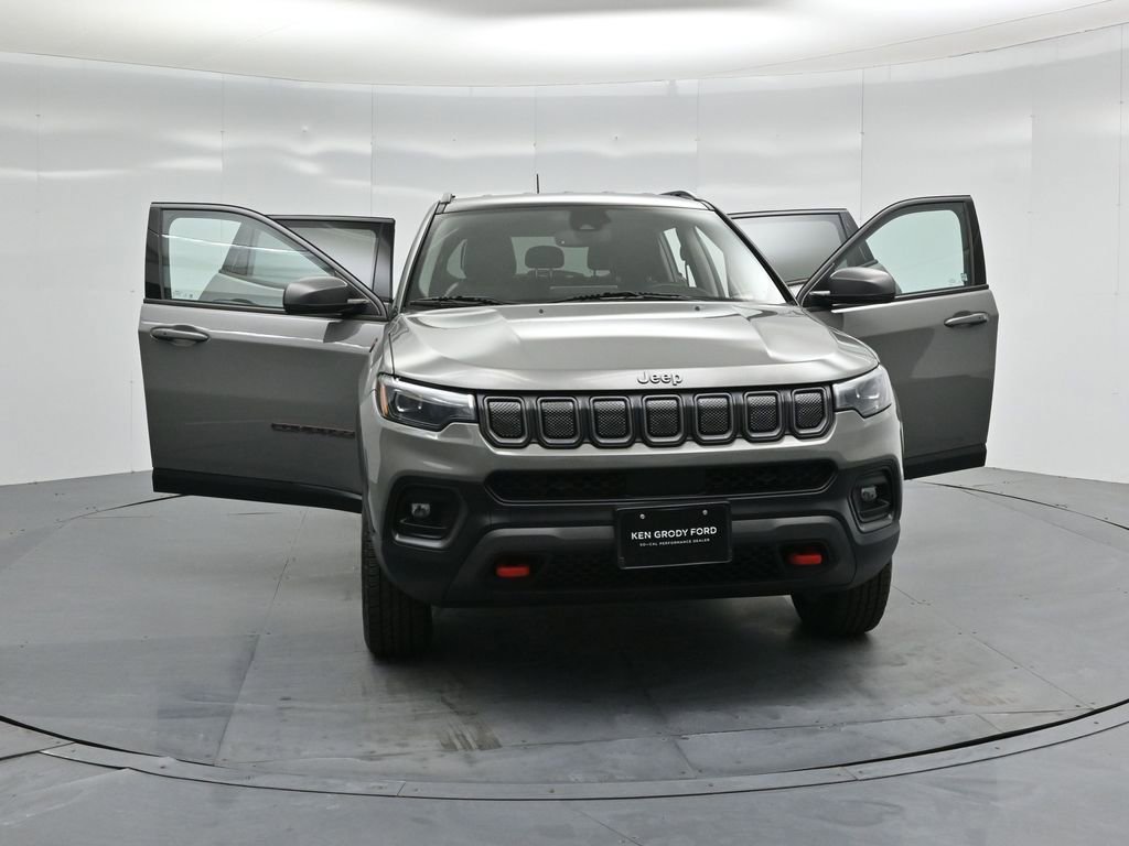 Used 2022 Jeep Compass Trailhawk w/ Trailhawk Elite Group image 31