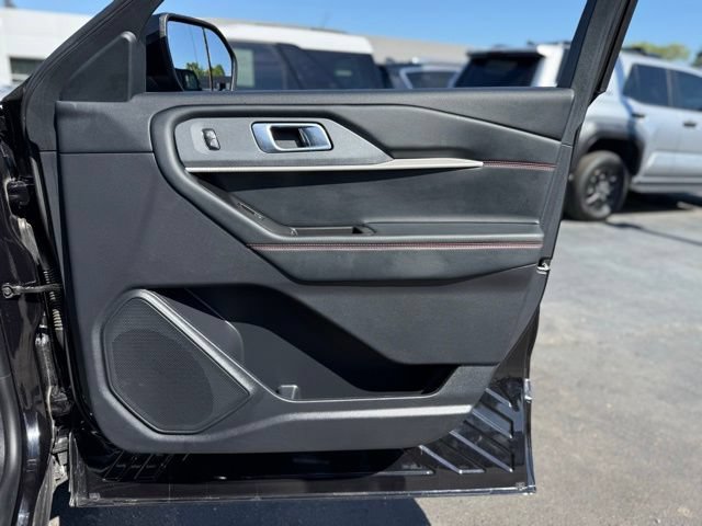 Certified 2025 Ford Explorer ST-Line w/ ST-Line Street Pack AWD/4WD image 17