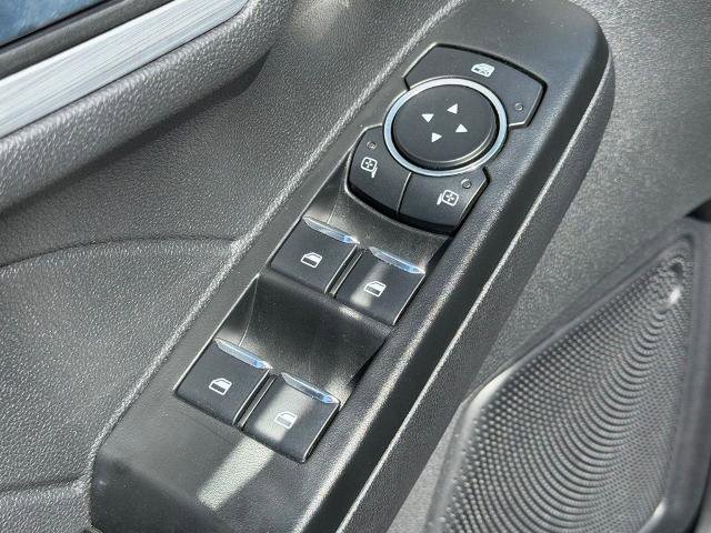 Certified 2025 Ford Escape Platinum AWD/4WD image 15
