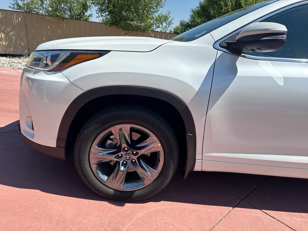 Used 2019 Toyota Highlander Limited Platinum AWD/4WD image 37