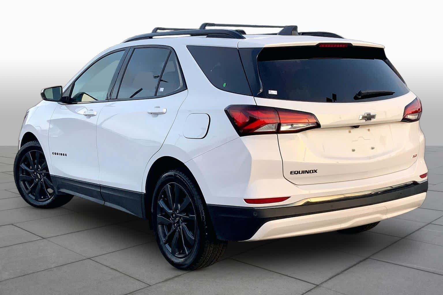 Used 2022 Chevrolet Equinox RS w/ LPO, Floor Liner Package FWD image 11