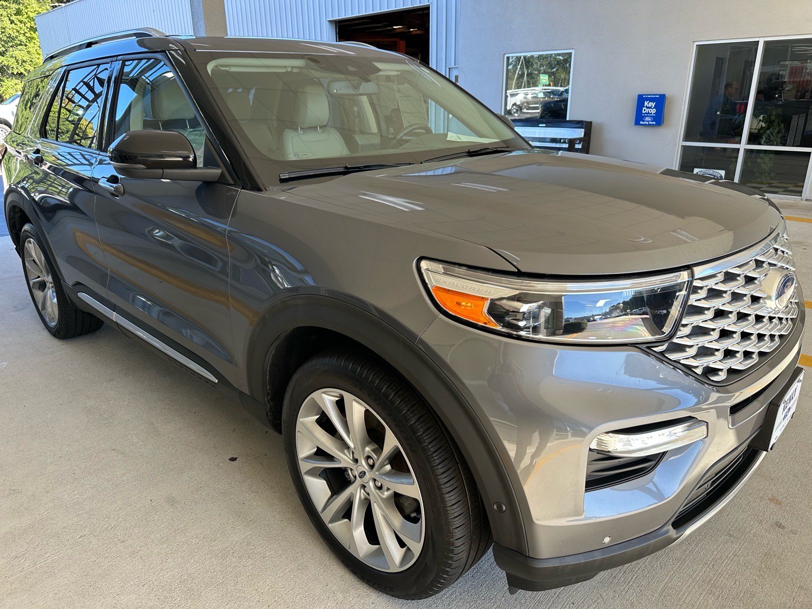 Certified 2021 Ford Explorer Platinum w/ Equipment Group 601A AWD/4WD image 9
