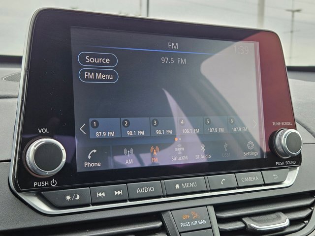 Used 2025 Nissan Altima 2.5 SV FWD image 20