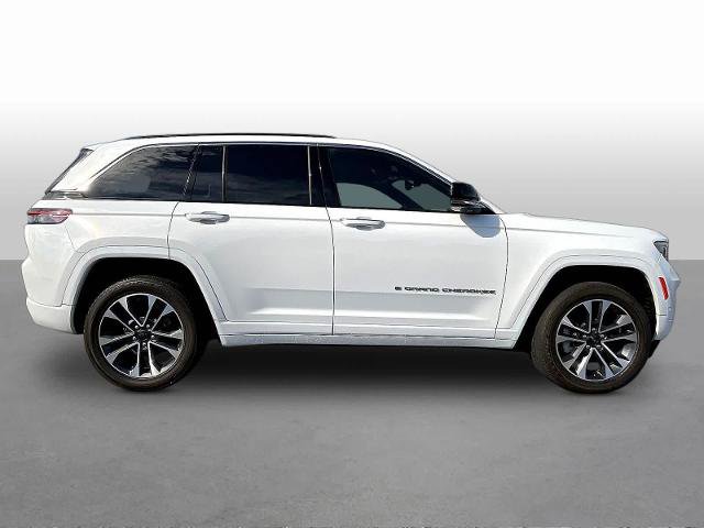 Used 2023 Jeep Grand Cherokee Overland w/ Luxury Tech Group IV AWD/4WD image 8