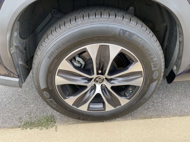 Used 2021 Toyota Highlander XLE FWD image 9