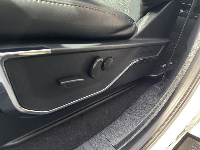 Certified 2023 Ford F350 Lariat w/ Sport Appearance Package image 17