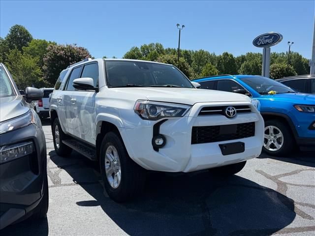 Used 2024 Toyota 4Runner SR5 Premium AWD/4WD image 2