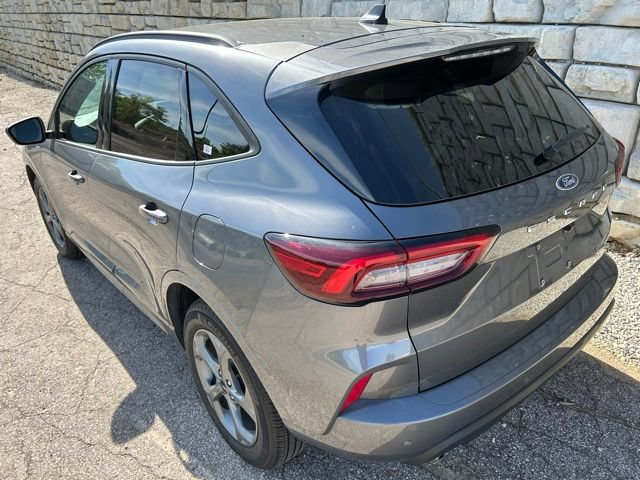 Certified 2023 Ford Escape ST-Line w/ Tech Pack #1 AWD/4WD image 4