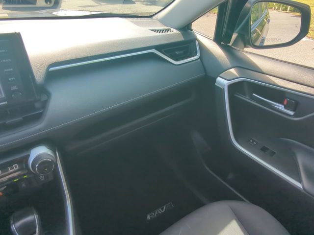 Used 2020 Toyota RAV4 XLE w/ XLE Grade Weather Package AWD/4WD image 18