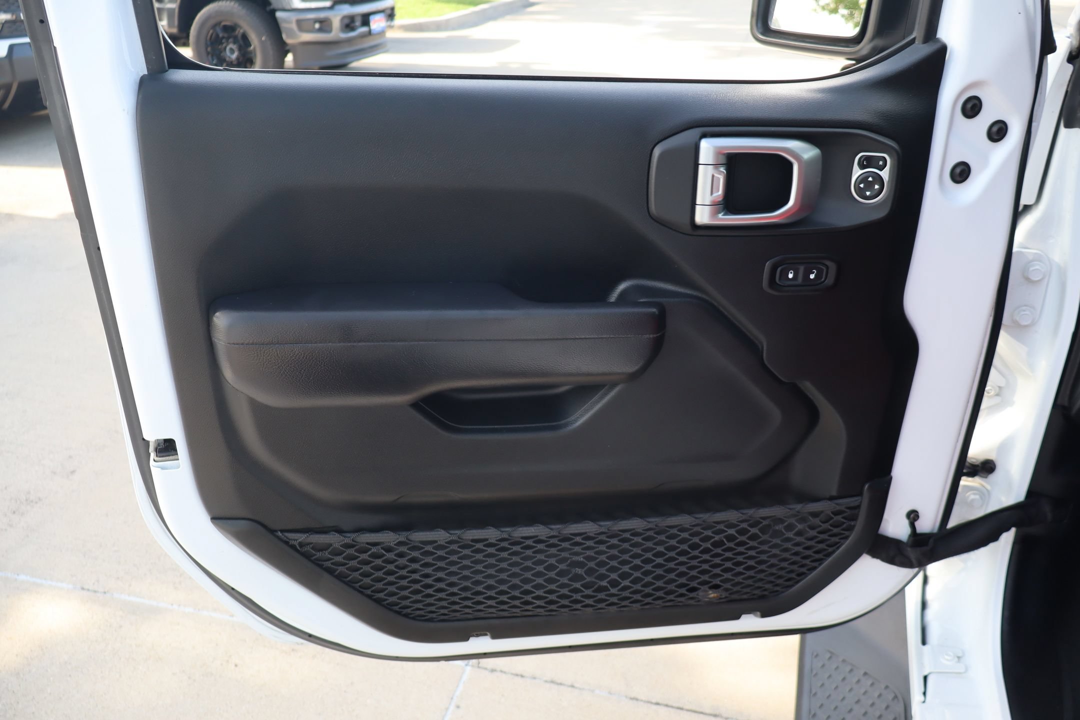 Used 2020 Jeep Gladiator Sport w/ Quick Order Package 24S AWD/4WD image 12