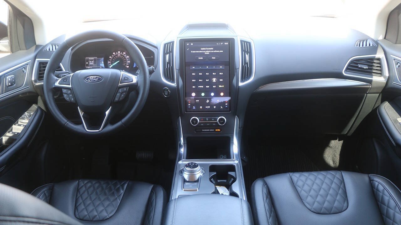 Certified 2024 Ford Edge Titanium w/ Equipment Group 301A AWD/4WD image 17