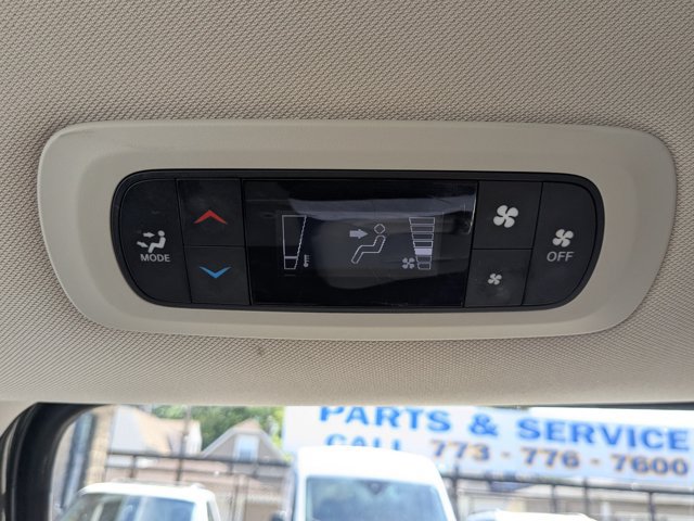 Used 2023 Chrysler Voyager LX FWD image 27