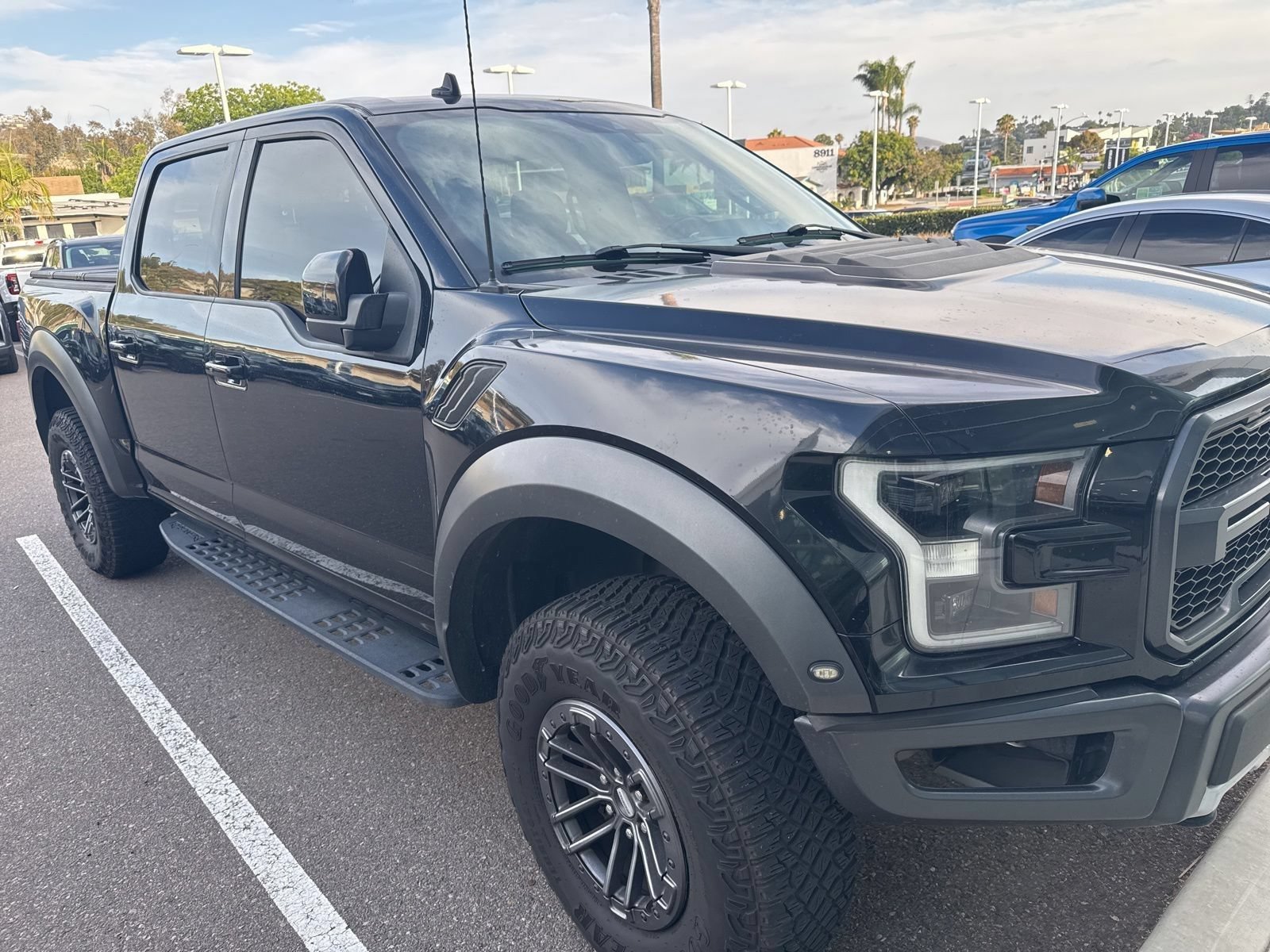 Certified 2020 Ford F150 Raptor w/ Equipment Group 802A Luxury AWD/4WD image 5