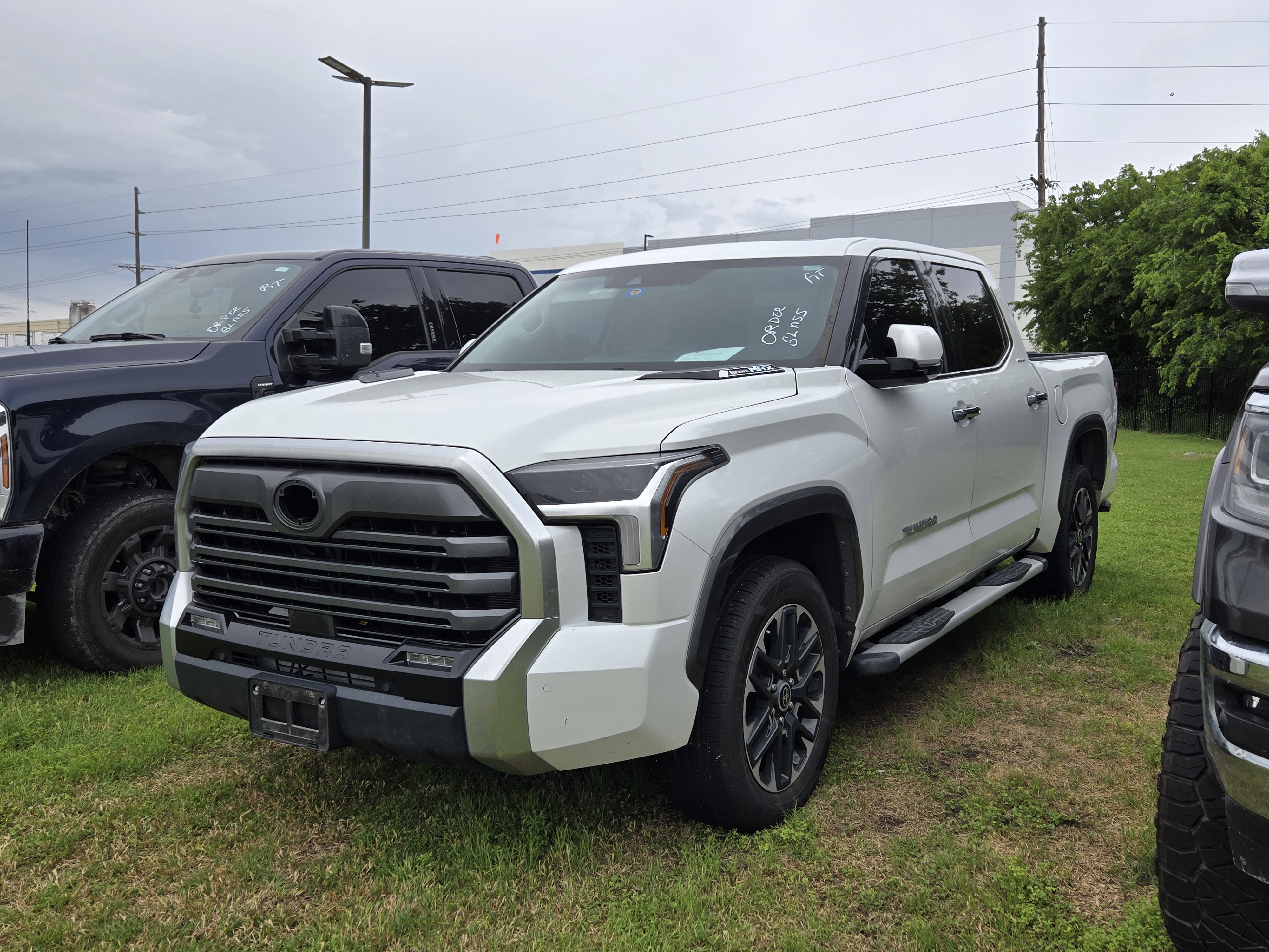 Used 2023 Toyota Tundra Limited w/ Power Package AWD/4WD image 3