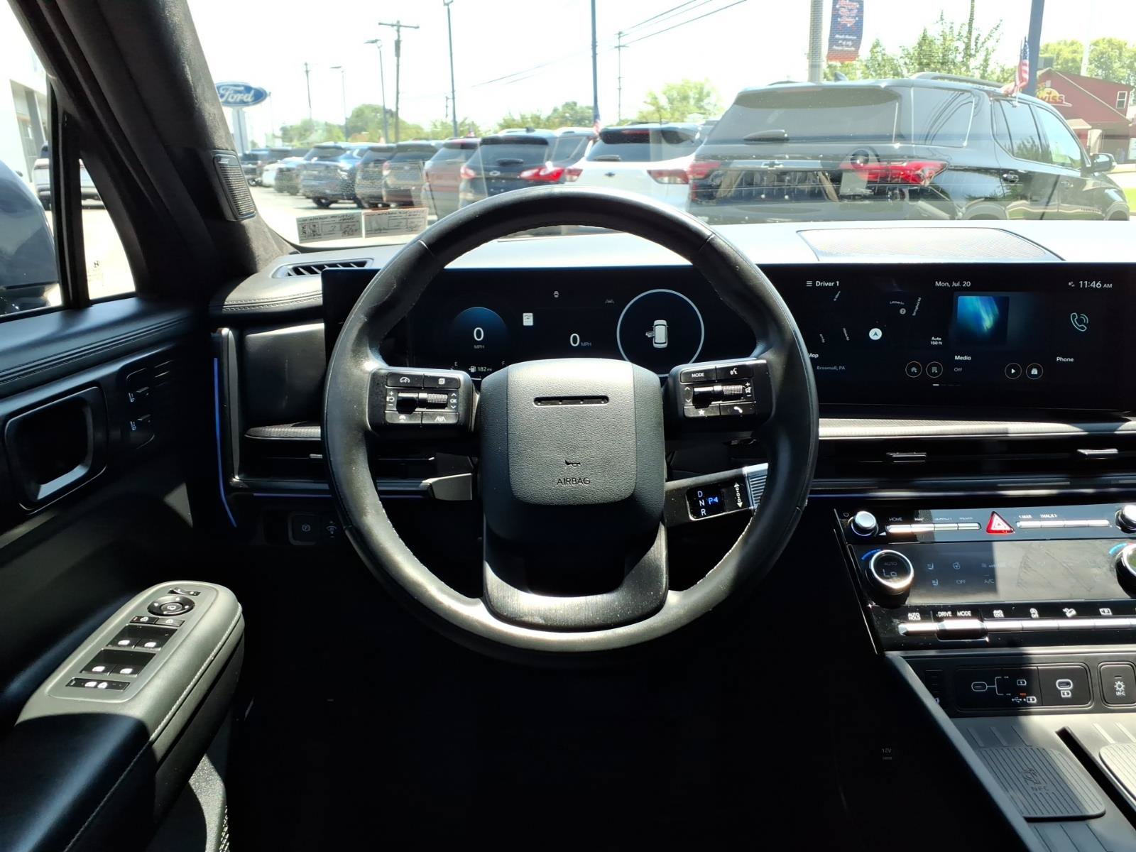Used 2025 Hyundai Santa Fe Calligraphy AWD/4WD image 15
