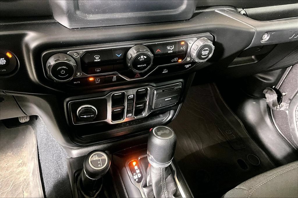 Used 2022 Jeep Wrangler Unlimited Sport AWD/4WD image 25