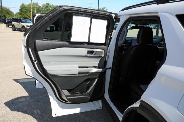 Certified 2024 Ford Explorer XLT w/ XLT Sport Appearance Package AWD/4WD image 24
