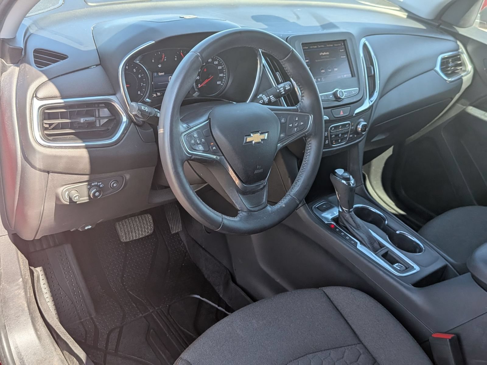 Used 2020 Chevrolet Equinox LT FWD image 11