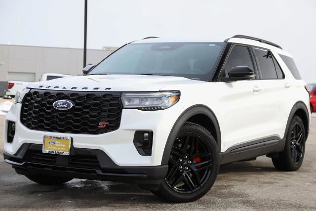 Certified 2025 Ford Explorer ST image 3