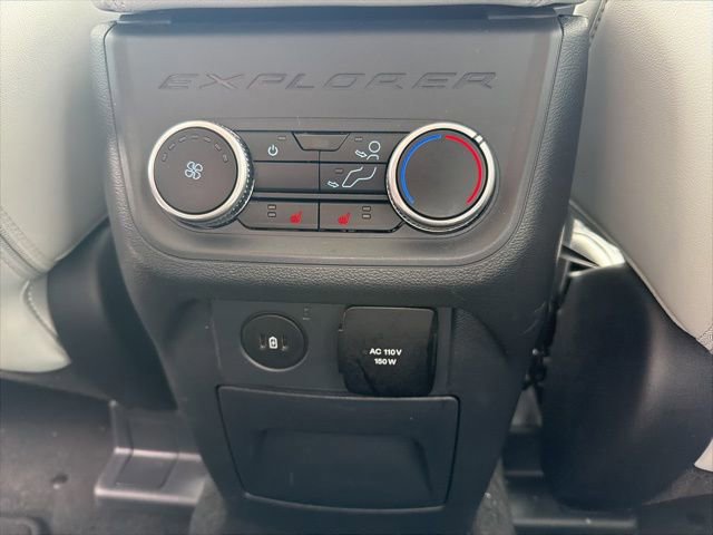 Certified 2025 Ford Explorer Platinum w/ LUX Leather Package image 20