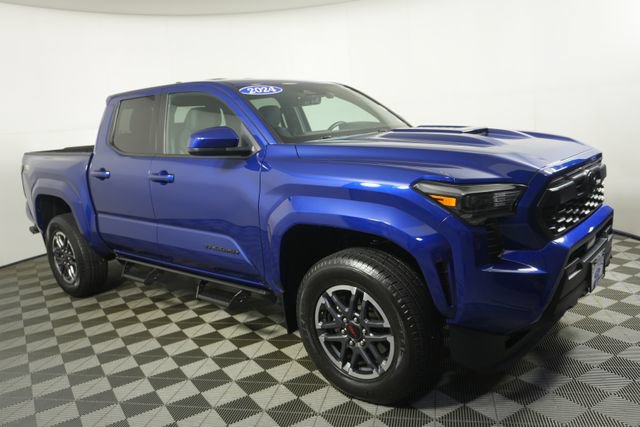 Used 2024 Toyota Tacoma TRD Sport AWD/4WD image 1