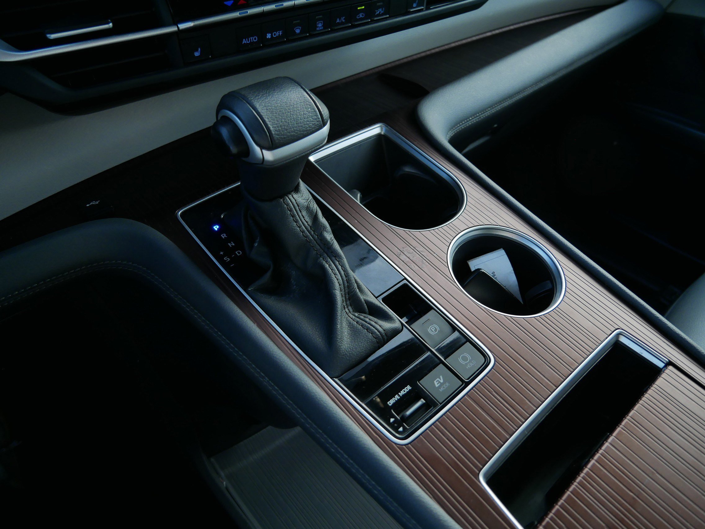 Used 2024 Toyota Sienna XLE image 24