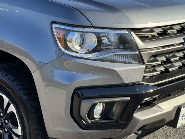 Used 2022 Chevrolet Colorado Z71 AWD/4WD image 7
