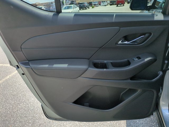Used 2023 Chevrolet Traverse LT FWD image 28
