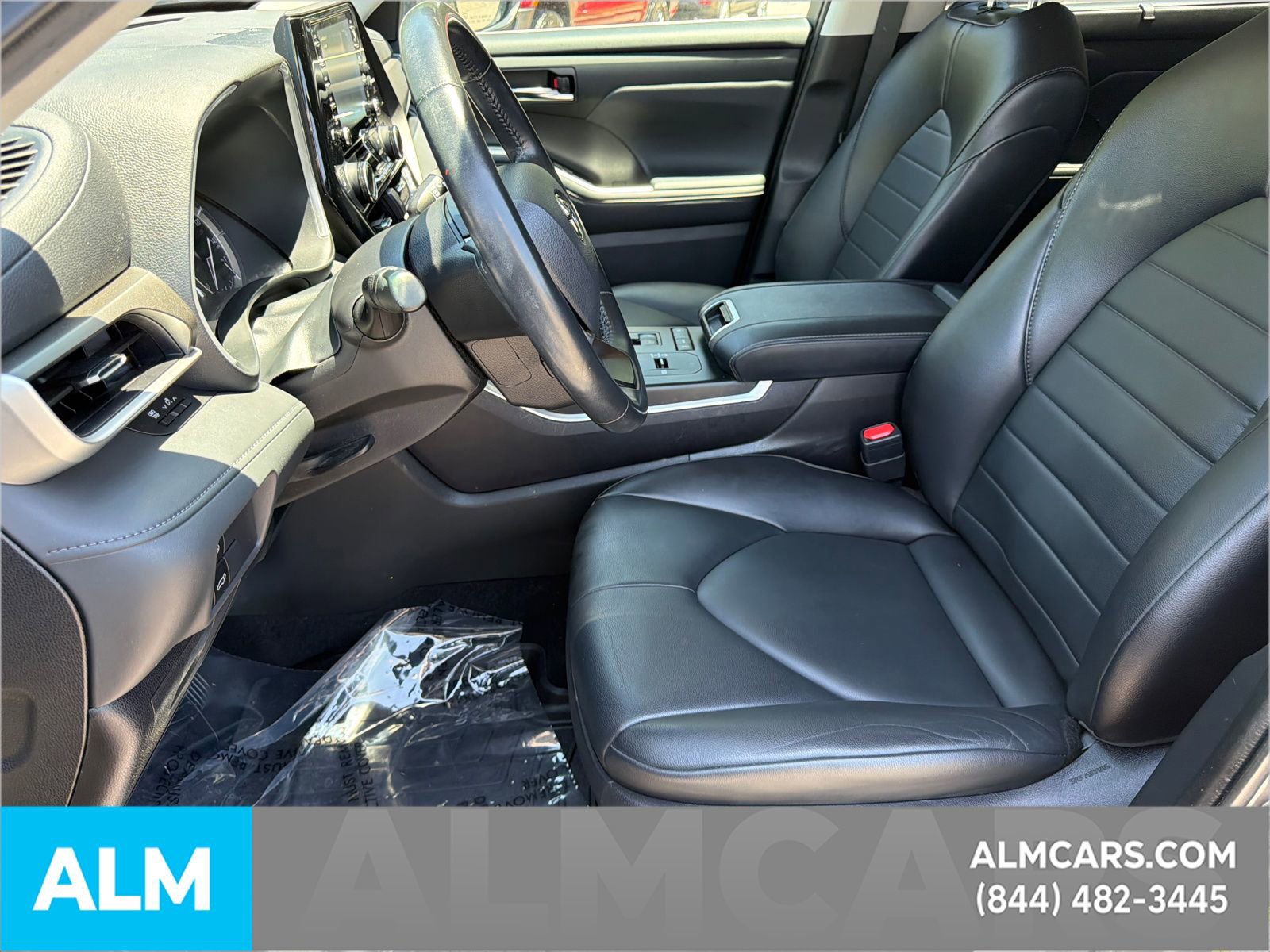 Used 2022 Toyota Highlander XLE FWD image 10