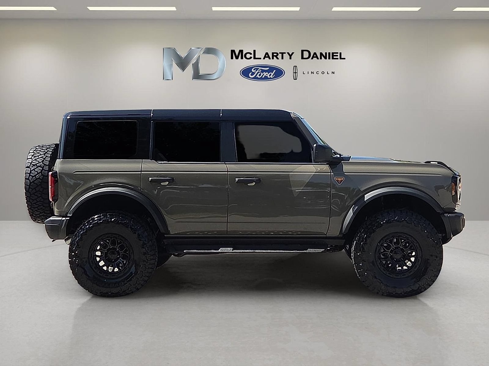 Certified 2026 Ford Bronco Badlands AWD/4WD image 6