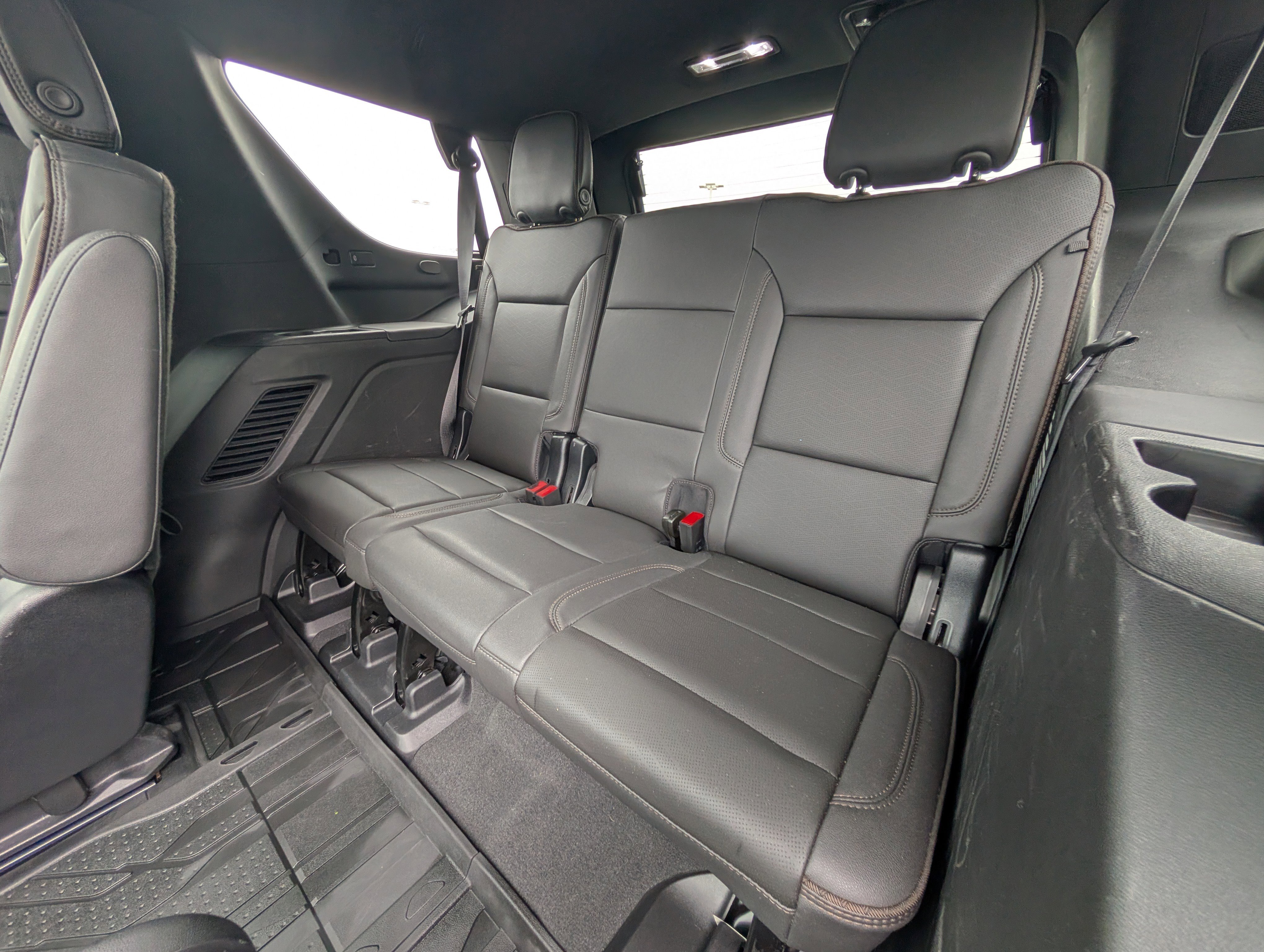 Used 2023 Chevrolet Tahoe High Country w/ Premium Package 2 AWD/4WD image 15