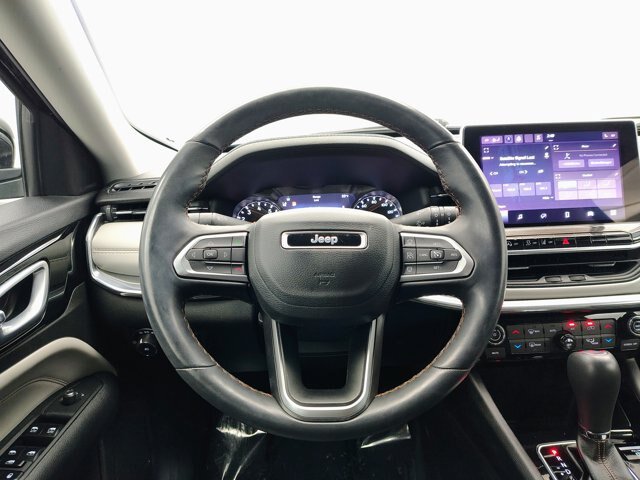 Used 2022 Jeep Compass Limited AWD/4WD image 33