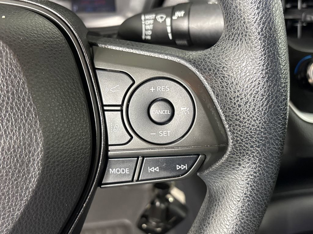 Used 2022 Toyota Corolla LE FWD image 17