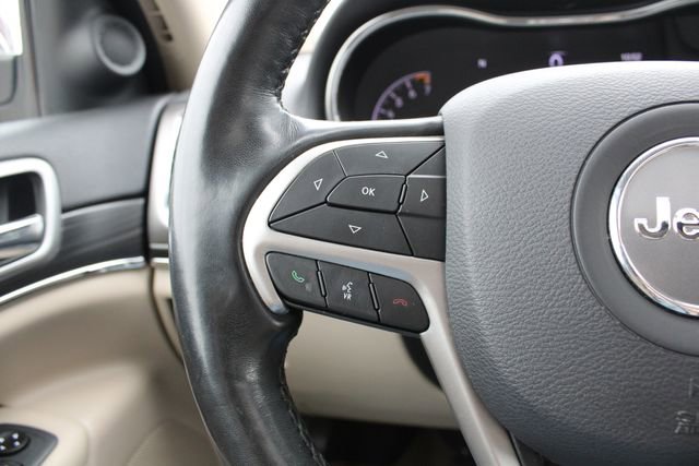 Used 2020 Jeep Grand Cherokee Limited AWD/4WD image 13
