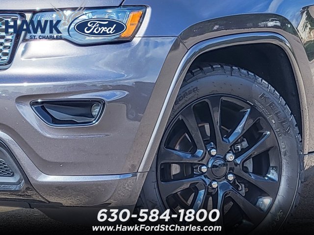 Used 2018 Jeep Grand Cherokee Altitude AWD/4WD image 3