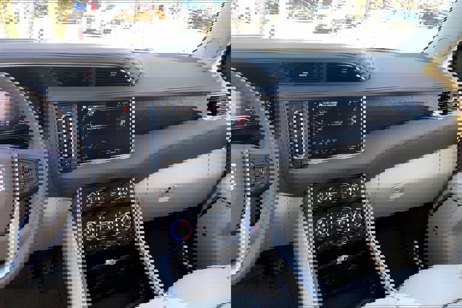 Used 2023 GMC Yukon Denali image 8