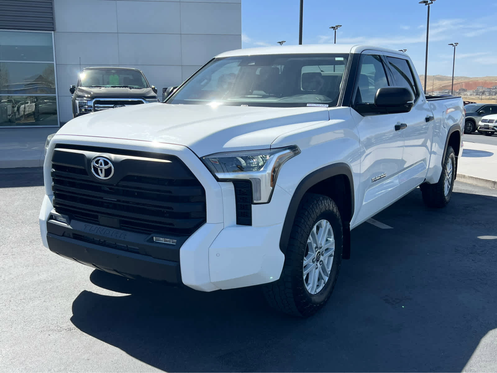 Used 2022 Toyota Tundra SR5 w/ SR5 Convenience Package image 2
