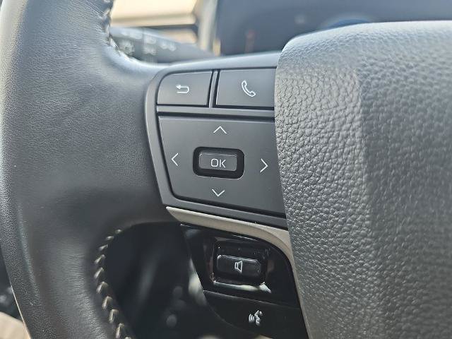 Used 2025 Toyota Camry SE FWD image 16