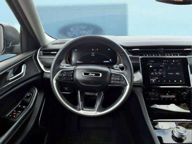 Used 2022 Jeep Grand Cherokee L Laredo w/ Luxury Tech Group I AWD/4WD image 21