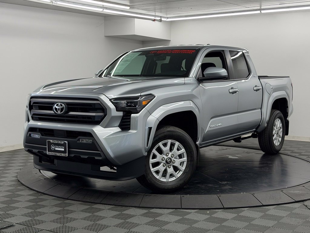 Used 2026 Toyota Tacoma SR5 AWD/4WD image 2