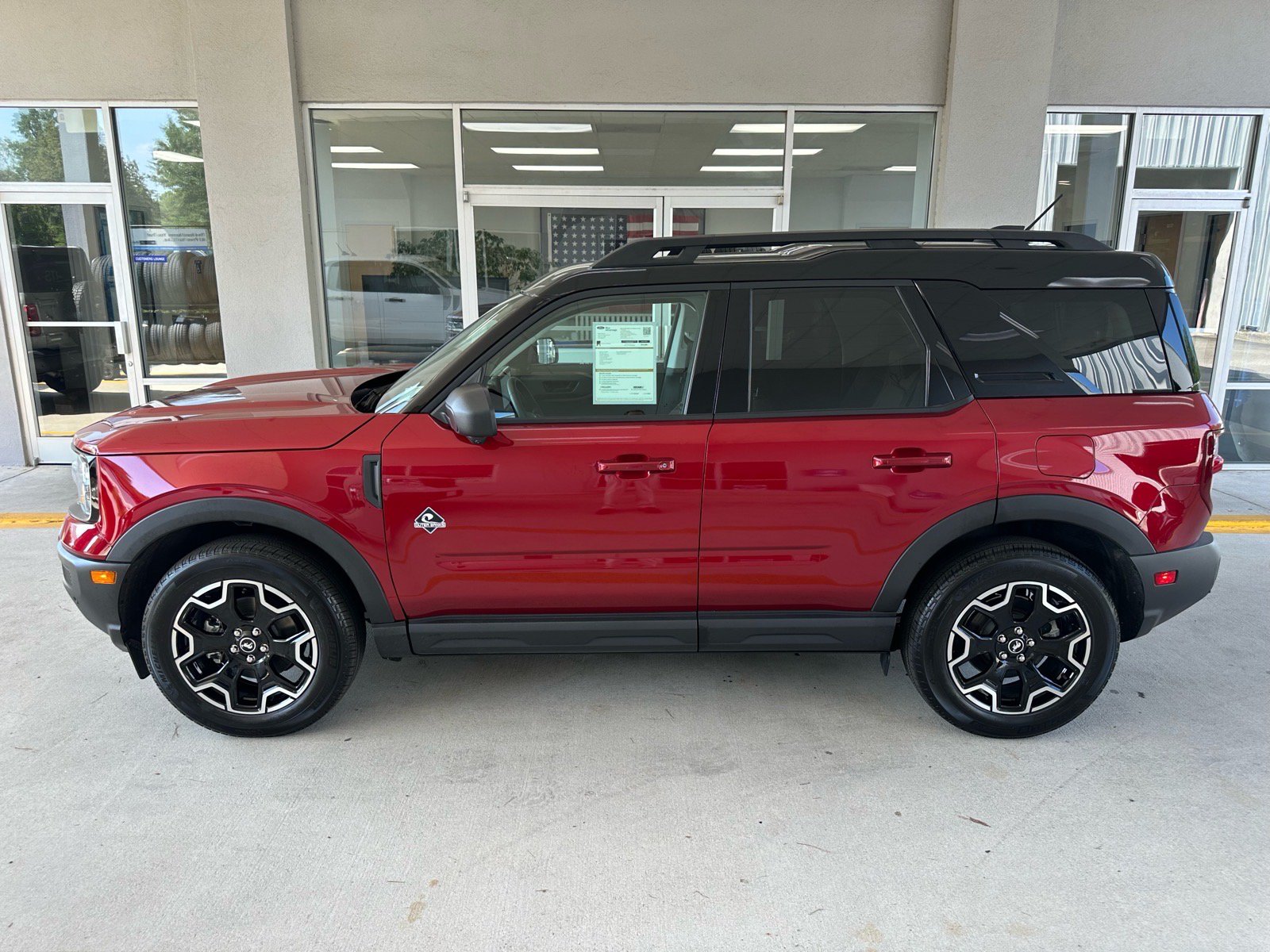 Certified 2025 Ford Bronco Sport Outer Banks w/ Outer Banks Tech Package+ AWD/4WD image 4