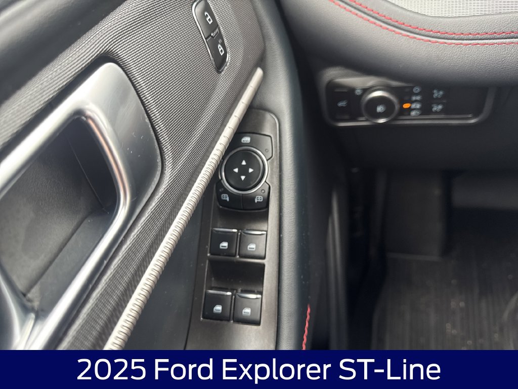 Certified 2025 Ford Explorer ST-Line AWD/4WD image 25