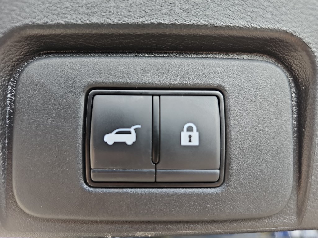 Used 2024 Nissan Rogue SV FWD image 13