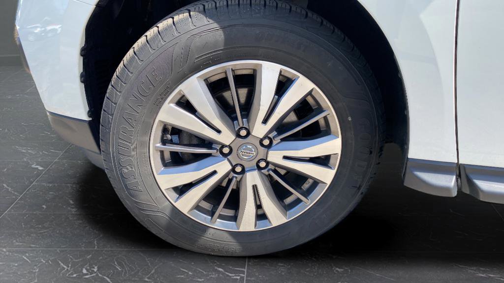 Used 2020 Nissan Pathfinder SV AWD/4WD image 39