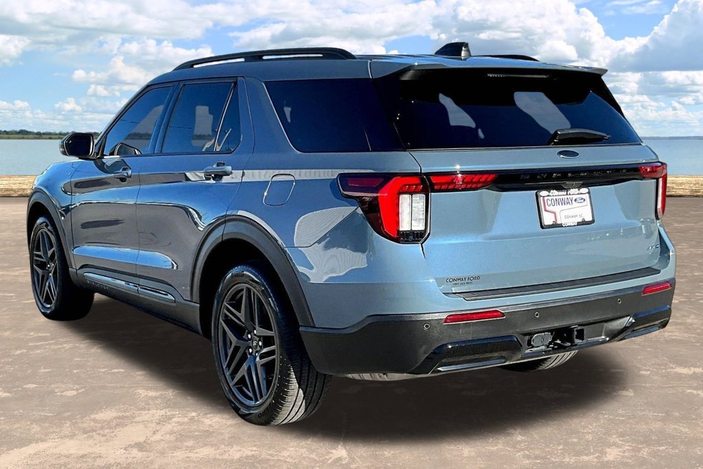 Certified 2025 Ford Explorer ST-Line w/ Premium Package AWD/4WD image 5