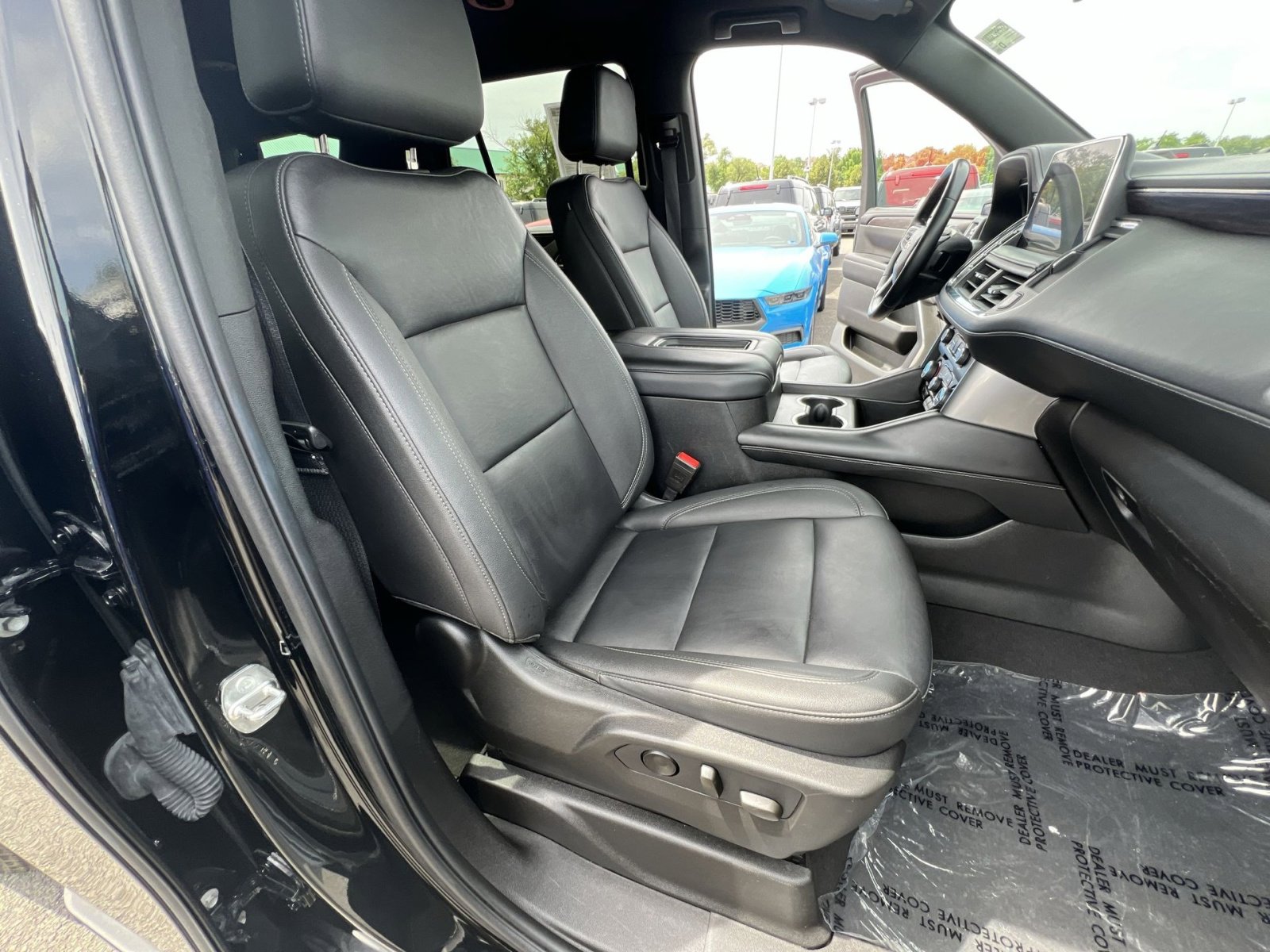 Used 2024 Chevrolet Tahoe LT AWD/4WD image 35