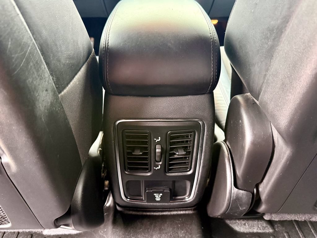 Used 2019 Jeep Grand Cherokee Altitude AWD/4WD image 34