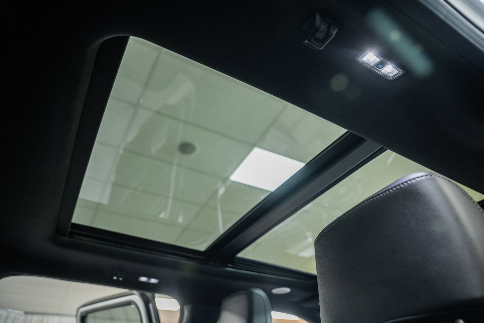 Certified 2023 Ford F150 Lariat w/ Equipment Group 502A High image 44