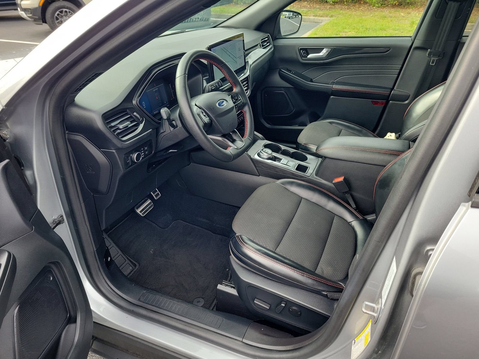 Certified 2024 Ford Escape ST-Line w/ Tech Pack #1 FWD image 16