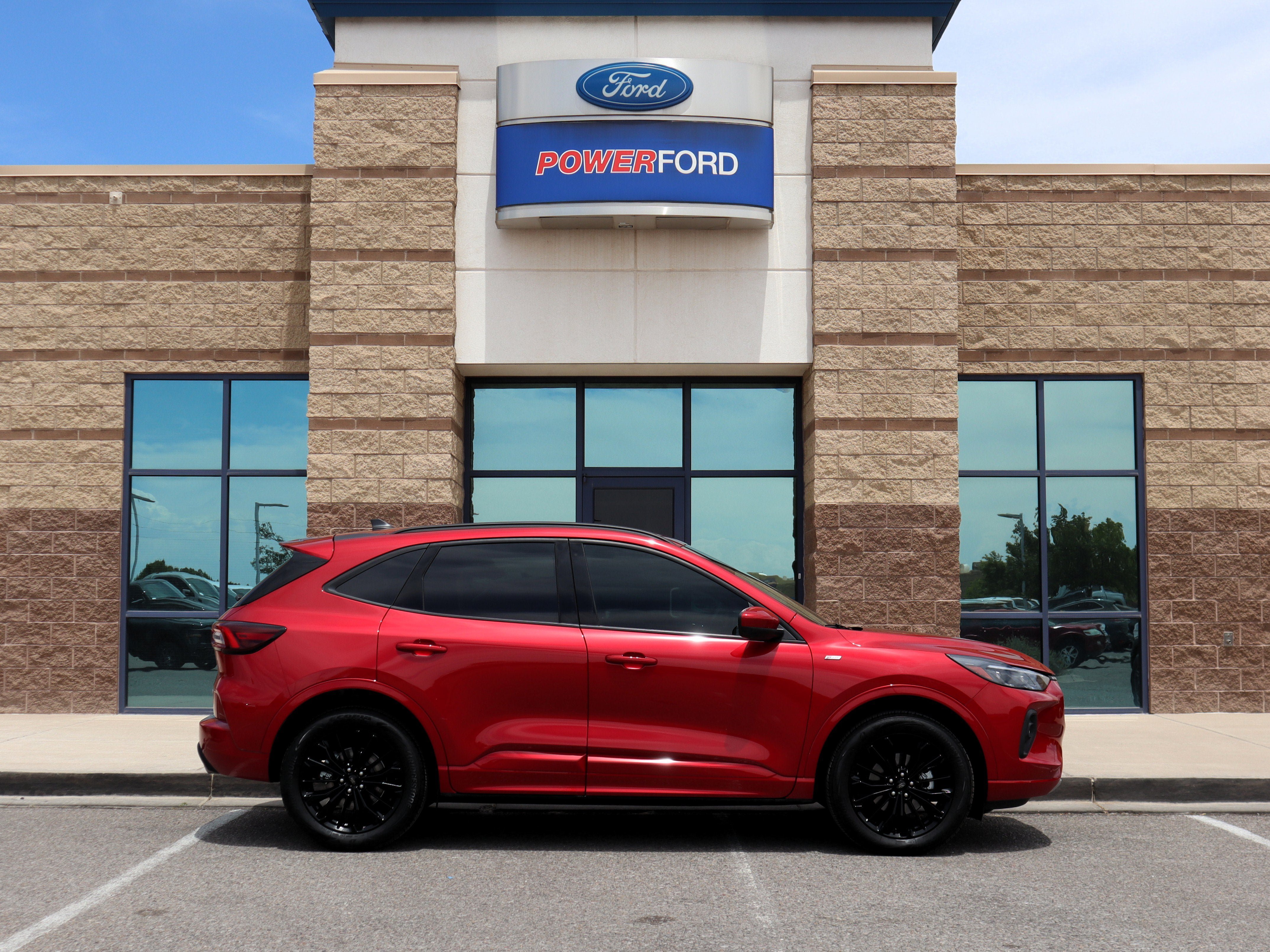 Certified 2025 Ford Escape ST-Line Elite w/ Premium Technology Package AWD/4WD image 5